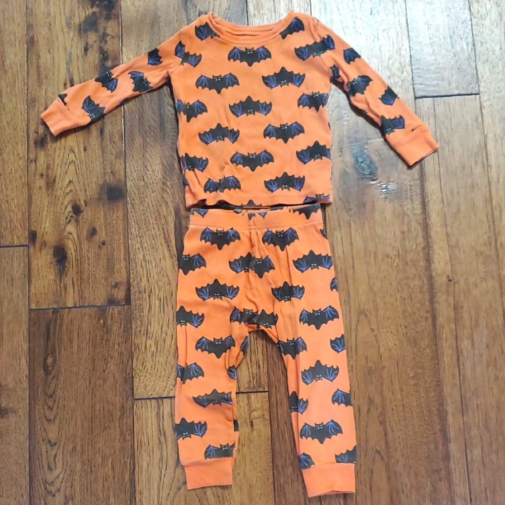 3 For $15 💙Orange Halloween Bat Pajama Set